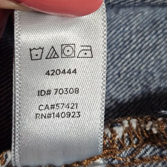 Trend Loft Women's Medium Blue Denim Jacket With Button Front & Pockets - Picture 9 of 15